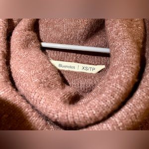 Rusty pink colored cowl neck sweater, size XS